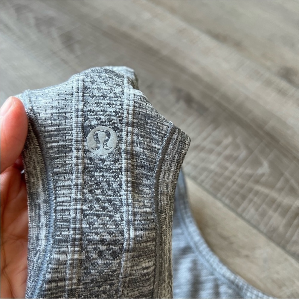 Lululemon Swiftly Tech Racerback in Slate / White Size 10 - Picture 6 of 7